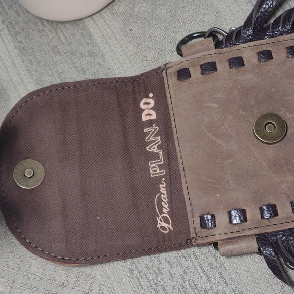 STS Ranch Distressed Leather Fringe Phone Crossbody bag - Picture 5 of 10